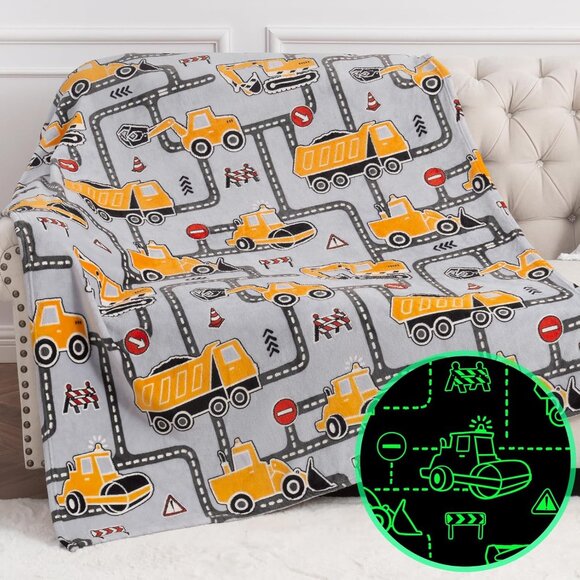 🚧🚧Construction Truck Toys Glow in The Dark Excavator Blanket NWT - Picture 8 of 9